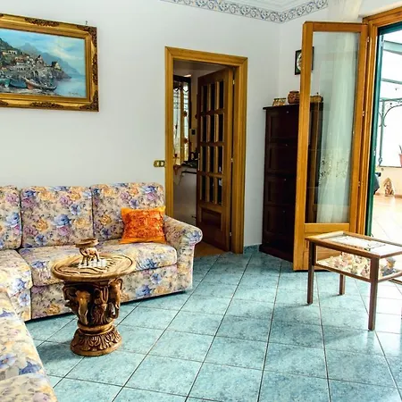 Sleeps 4 Air Con Wifi Ferienhaus *