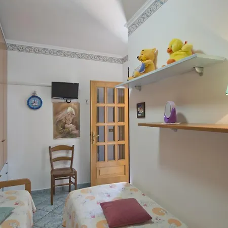 Sleeps 4 Air Con Wifi *